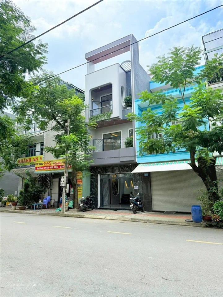 Chủ kẹt tiền hạ 500tr bán gấp nhà phố hiện đại ngay trung tâm tp thuận an bình dương cũ