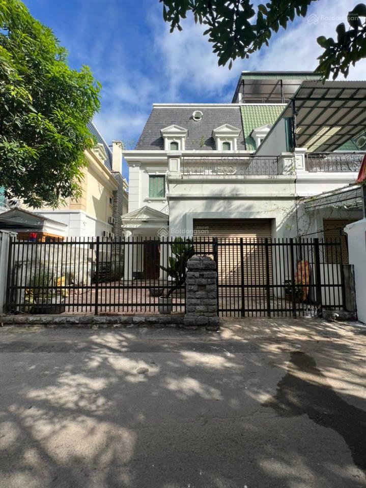 Bán biệt thự kđt mỹ đình sông đà. khu dân cư vip nhất khu vực, toàn hàn quốc ở và làm việc. sổ sẵn.