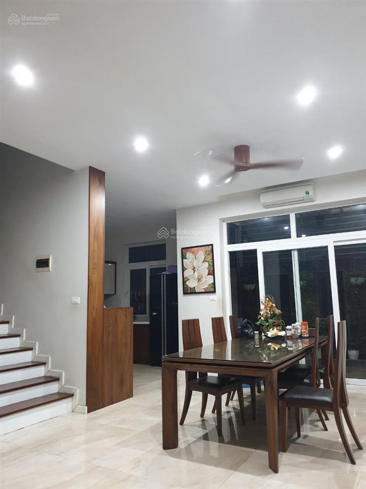 Bán biệt thự vip làng việt kiều châu âu. view vườn hoa. full nội thất cao cấp. sổ đỏ sẵn.0914 102 ***