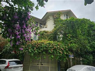 Chính chủ. bán căn góc biệt thự b0511 an vượng villas, vị trí đẹp, đường đôi ra thẳng hồ công viên