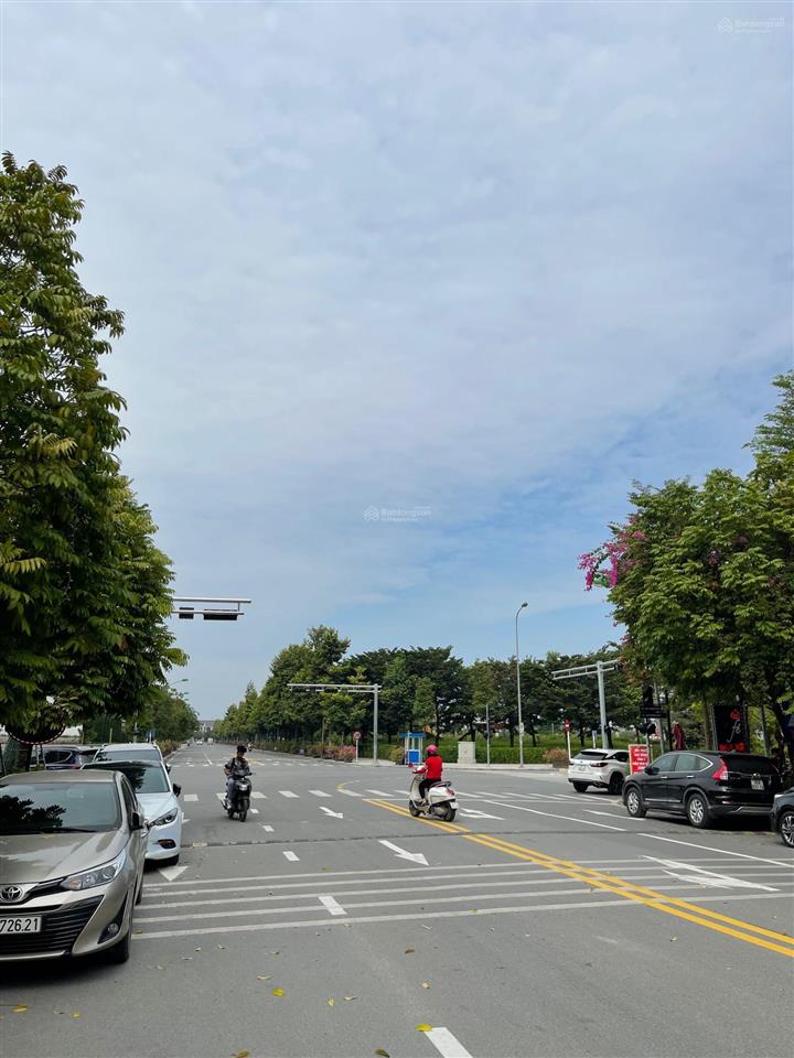 Cần tiền trả nợ. bán cắt lỗ 13 tỷ, biệt thự an vượng, nam cường. gần aeon, hồ công viên. 0914 102 ***