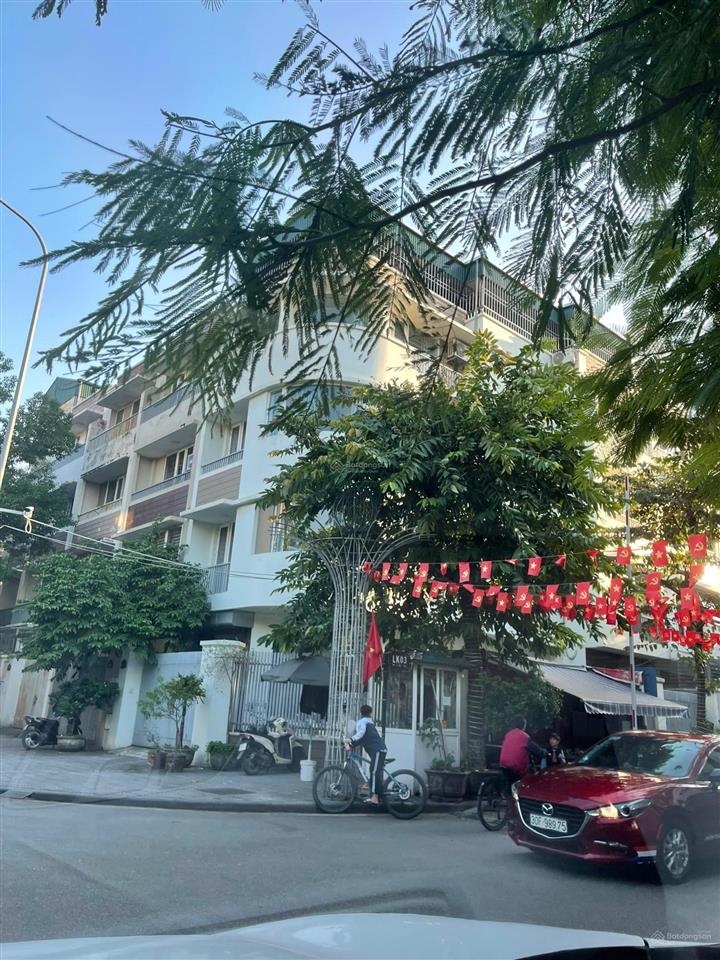 Gia đình cần bán lô góc 139.3m2 kđt an hưng, bán giá rẻ để chuyển đổi, sổ đỏ. 0914 102 ***