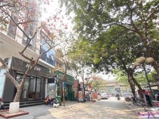 Tòa văn phòng 7 tầng (6 nổi + 1 hầm) biệt thự đơn lập bán đảo linh đàm 210m2 x 7t
