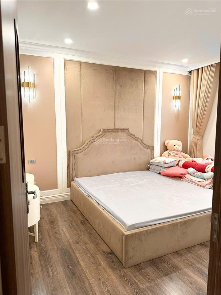 Bán căn hộ phc 3pn2vs 100m2 full nội thất tầng cao, hướng đông bắc , sẵn sổ giá 9tỷ5 bao phí