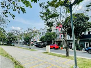 Cần cho thuê biệt thự gốc sân vườn nhà đẹp 25tr/tháng, full nội thất đẹp 4 phòng ngủ toilet riêng