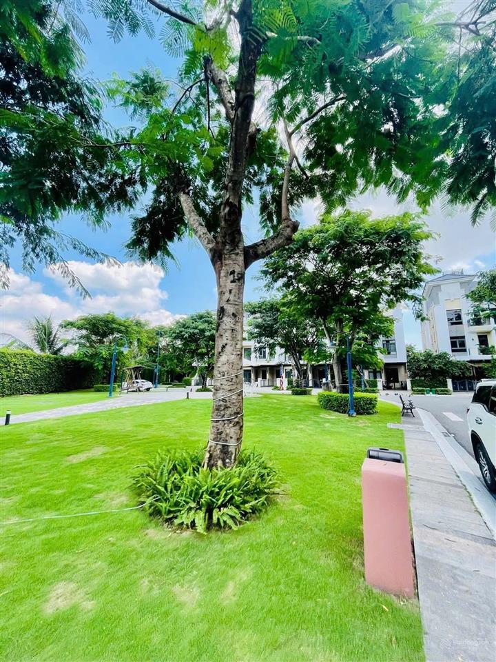 Cần cho thuê nhà khu dân cư verosa full nội thất 25 triệu, 102m2, view đẹp, có bảo vệ an ninh 24/7