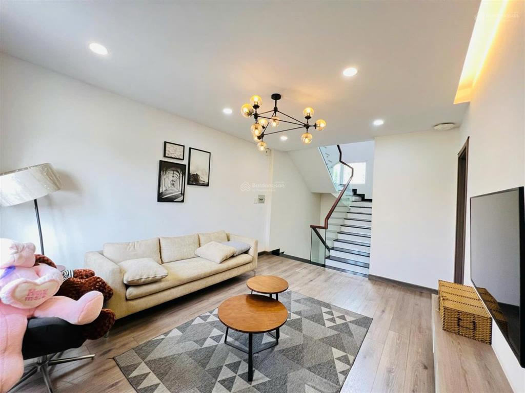 Cần cho thuê nhà khu dân cư verosa full nội thất 25 triệu, 102m2, view đẹp, có bảo vệ an ninh 24/7