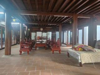 Bán biệt thự gỗ mặt đường quốc lộ 1a. 2 mặt tiền. hướng tây 10m. hướng đông 40m