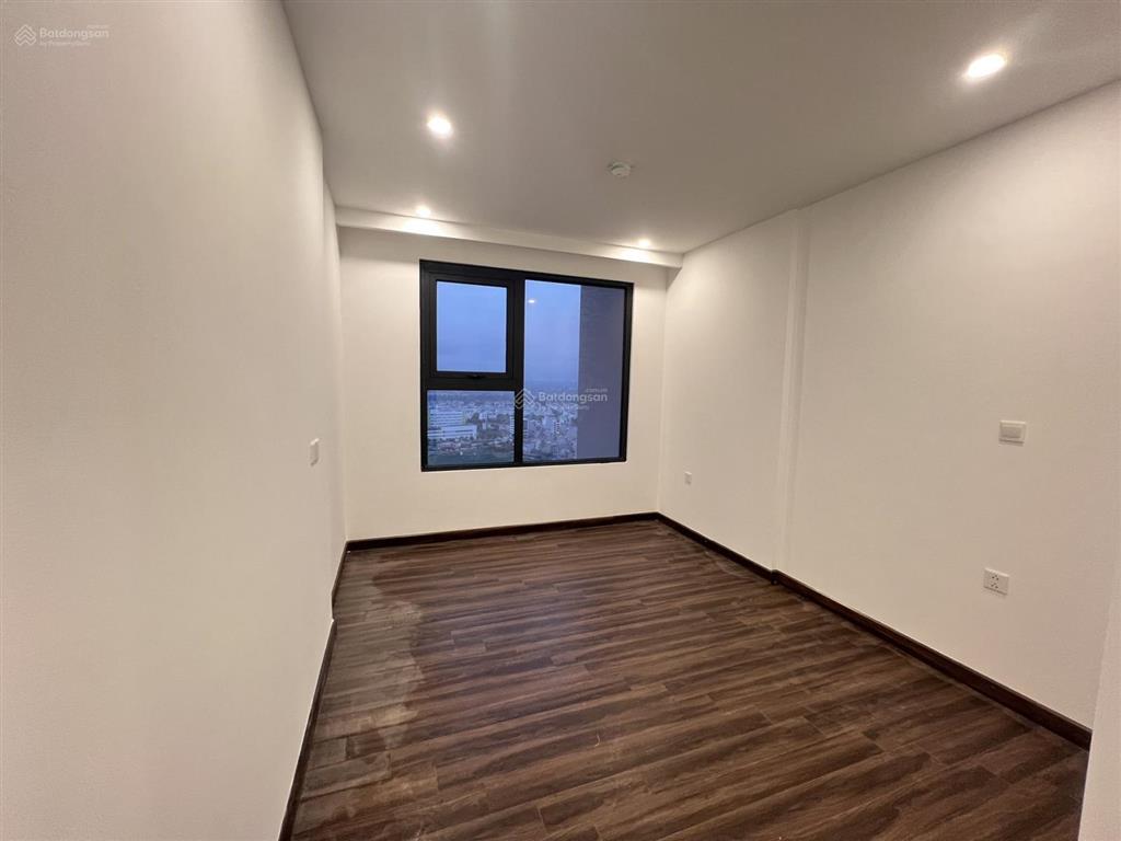 Bán căn hộ 2.5pn tầng trung giá 2,7 tỷ chung cư hoàng huy commerce