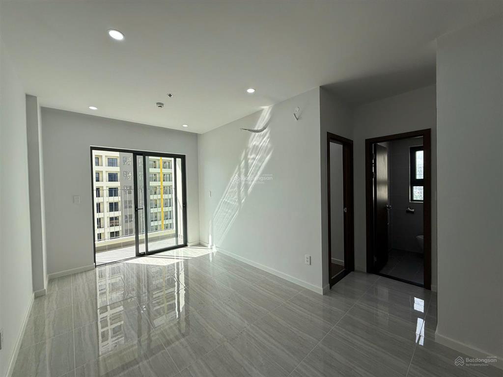 Ngộp bank chủ bán gấp căn 2pn  có sẵn hợp đồng thuê 2 năm / 12 triệu tháng / tuấn trần 0377 126 ***.