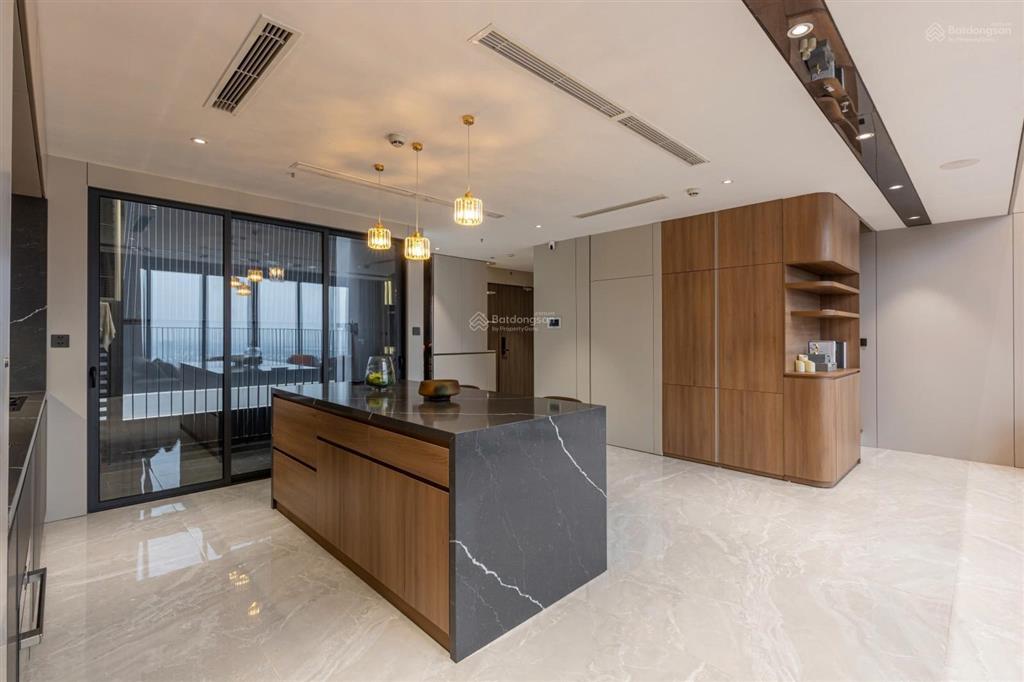 Cho thuê độc quyền căn hộ, ở sunshine golden river, full & cơ bản option, có slot oto, giá 20tr/th