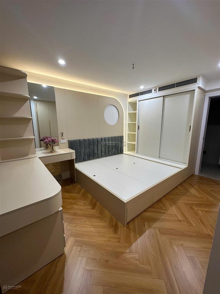 Chính chủ bán căn hộ duplex, 92m² (2pn.2vs) ở pentstudio tây hồ. view cầu nhật tân & ciputra