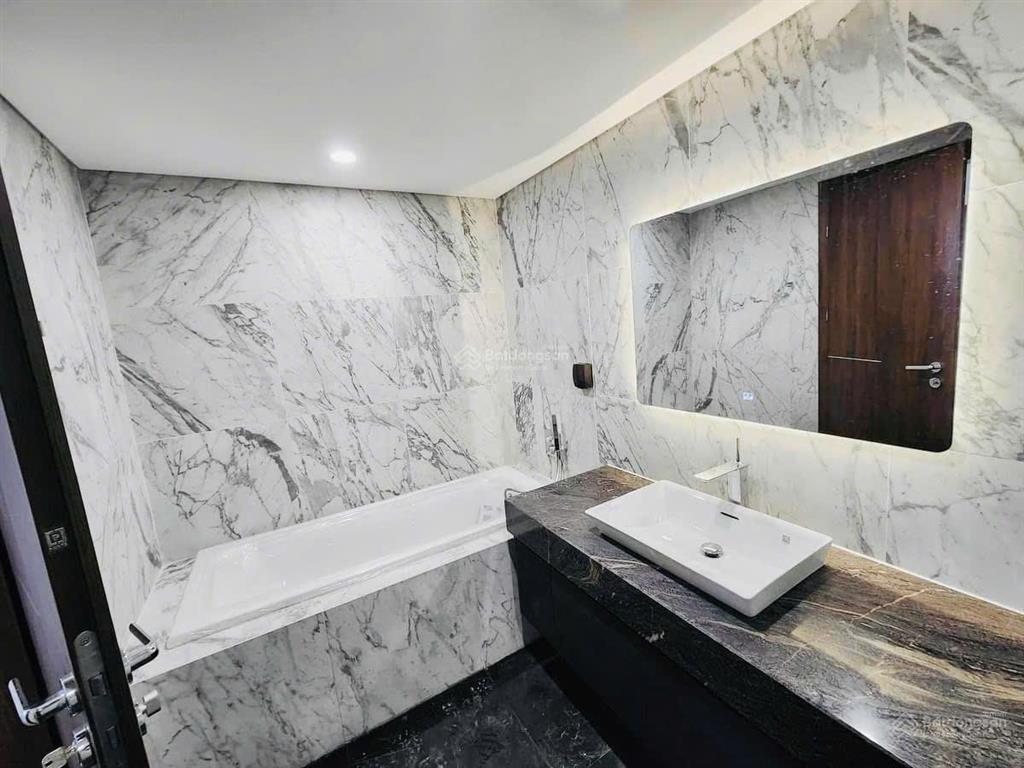 Căn hộ chính chủ! cần bán ở chung cư n01t8 ngoại giao đoàn, 2pn, 2vs. giá tốt nhất thị trường