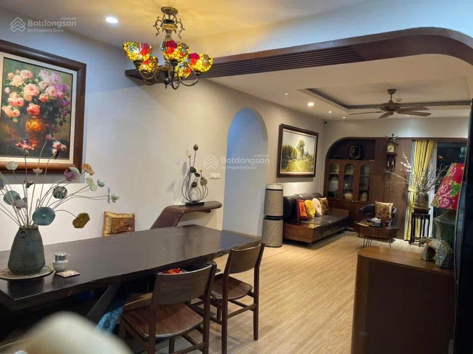 Chính chủ cần bán. căn hộ kosmo tây hồ,, xuân la. 2pn & 3pn, có slot oto,view hồ tây. giá hơn 8.tỷ