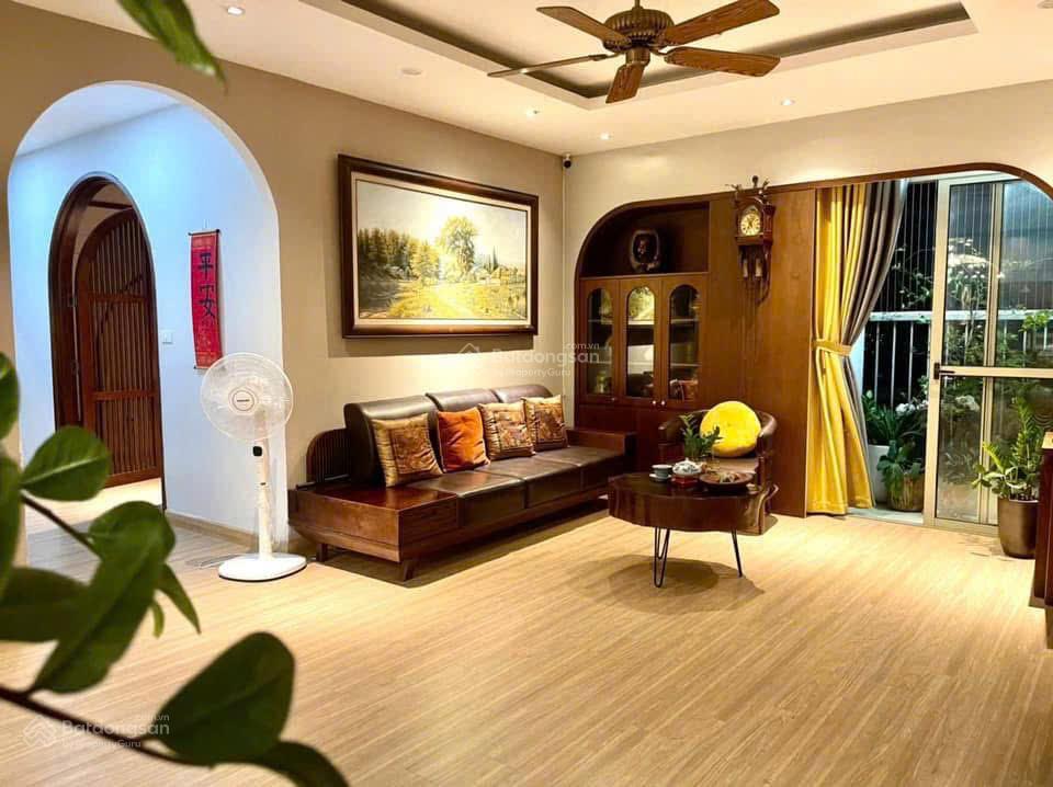 Chính chủ cần bán. căn hộ kosmo tây hồ,, xuân la. 2pn & 3pn, có slot oto,view hồ tây. giá hơn 8.tỷ