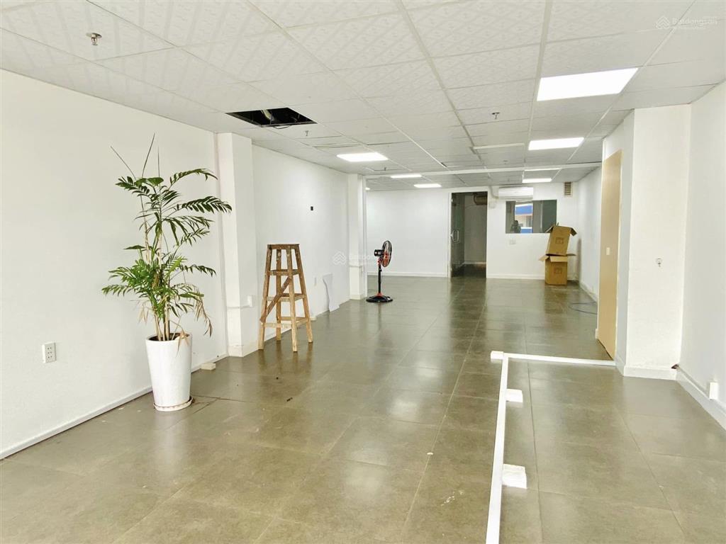 Cho thuê văn phòng mặt tiền phan xích long, phú nhuận. dt 120m2  29tr/ tháng giá tốt