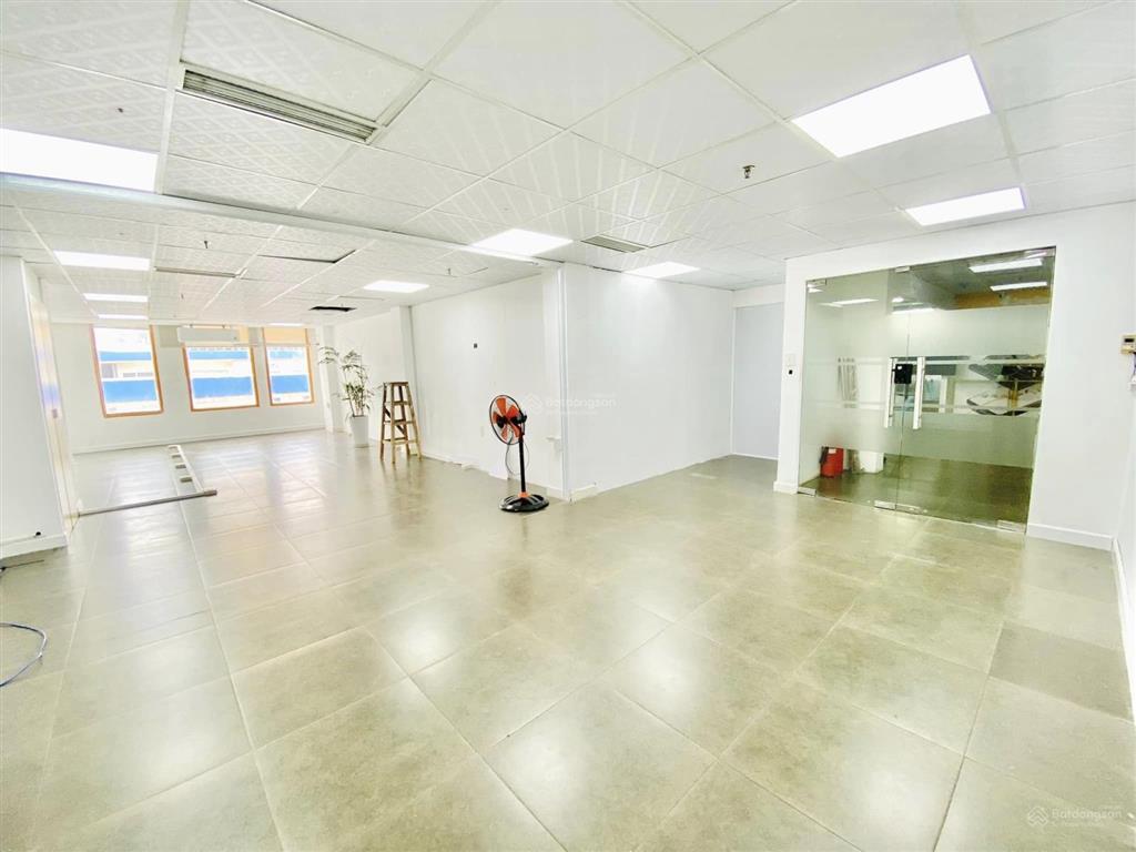 Cho thuê văn phòng mặt tiền phan xích long, phú nhuận. dt 120m2  29tr/ tháng giá tốt