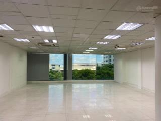 Cho thuê văn phòng mt đường trường sơn, p2, tân bình. dt 80m2 view mặt trước giá chỉ 29tr/th
