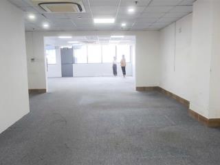 Cho thuê văn phòng giá tốt gần ngã tư hàng xanh bình thạnh. dt 115m2  23.6tr/tháng đã phí