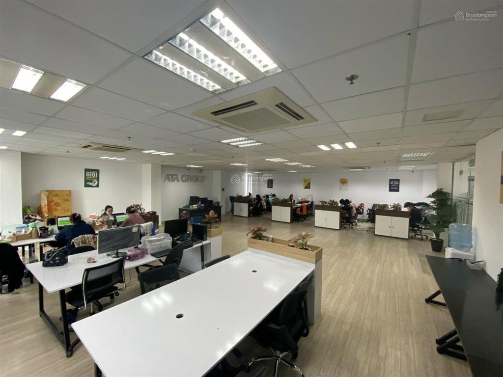 Cho thuê văn phòng đường 3 thang 2, quận 10. dt 150m2 k cột giá chỉ 31tr/ tháng siêu hot trong