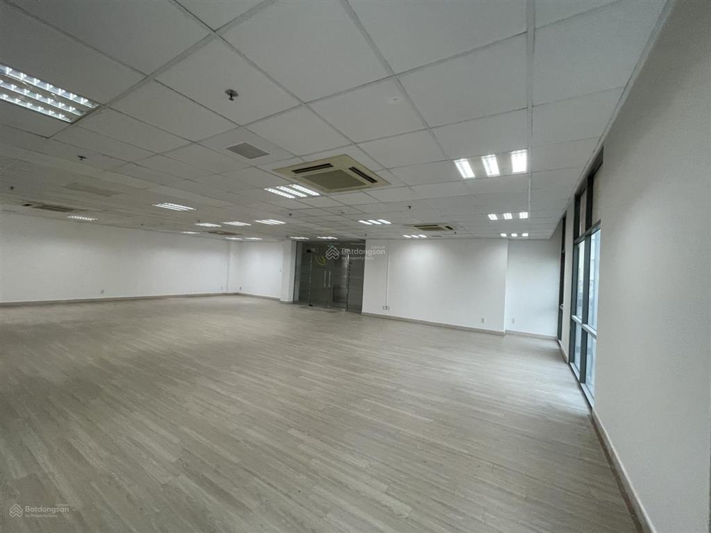 Cho thuê văn phòng đường 3 thang 2, quận 10. dt 150m2 k cột giá chỉ 31tr/ tháng siêu hot trong