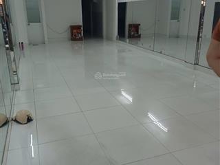 Nhà nguyễn tri phương, dt 4m x 18m, hẻm xe tải tới nhà, kế bên mặt tiền, nội thất cơ bản