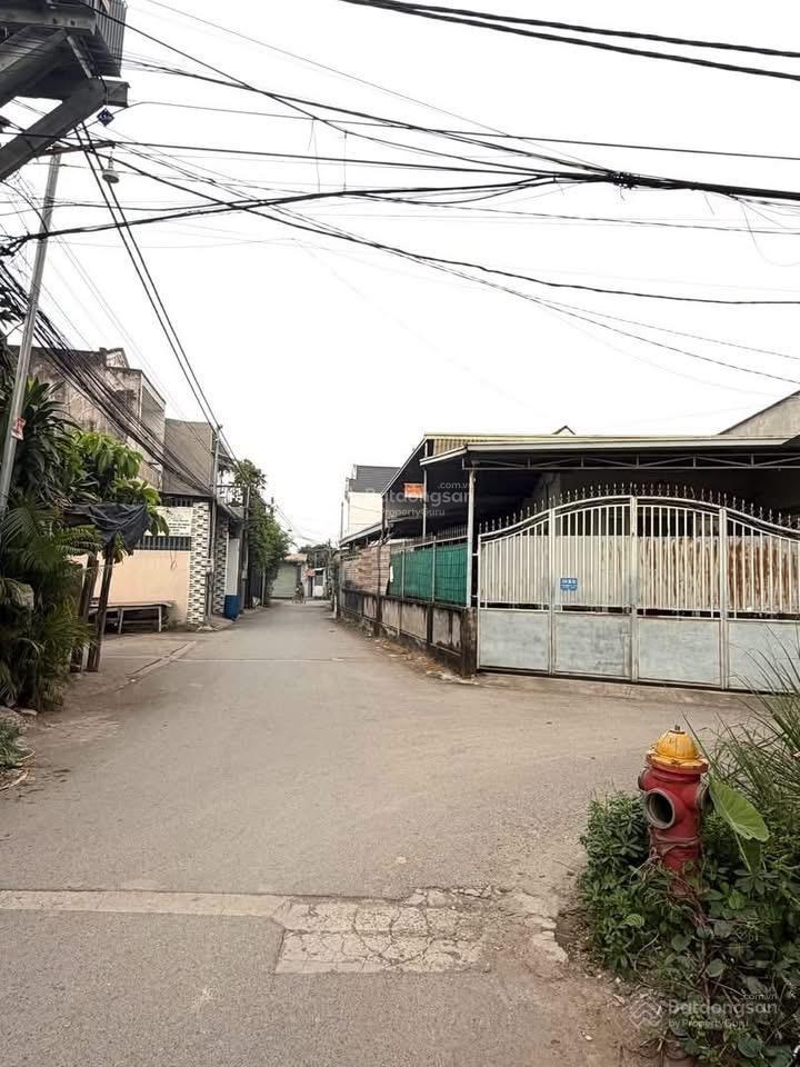 Bán đât sổ riêng thổ cư 60m2 , đường nhựa xe hơi tới đất , gần aeon mall biên hoà , đang xây dựng