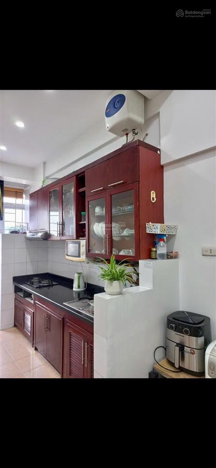 Cho thuê chung cư b10 kim liên, mặt đường phạm ngọc thạch, phường kim liên, hà nội.