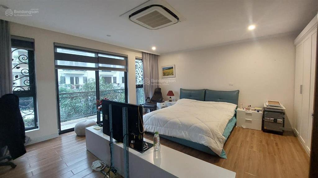 Cần bán biêt thự mỗ lao, 152m2, cạnh hồ , view thoáng, ở luôn. tl tốt