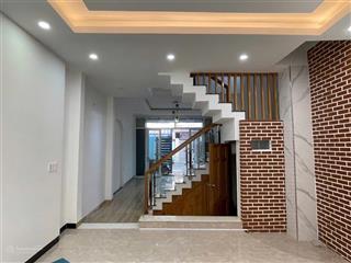 Chính chủ cho thuê nhà 4 tầng mặt tiền mạc đĩnh chi vị trí vàng kinh doanh