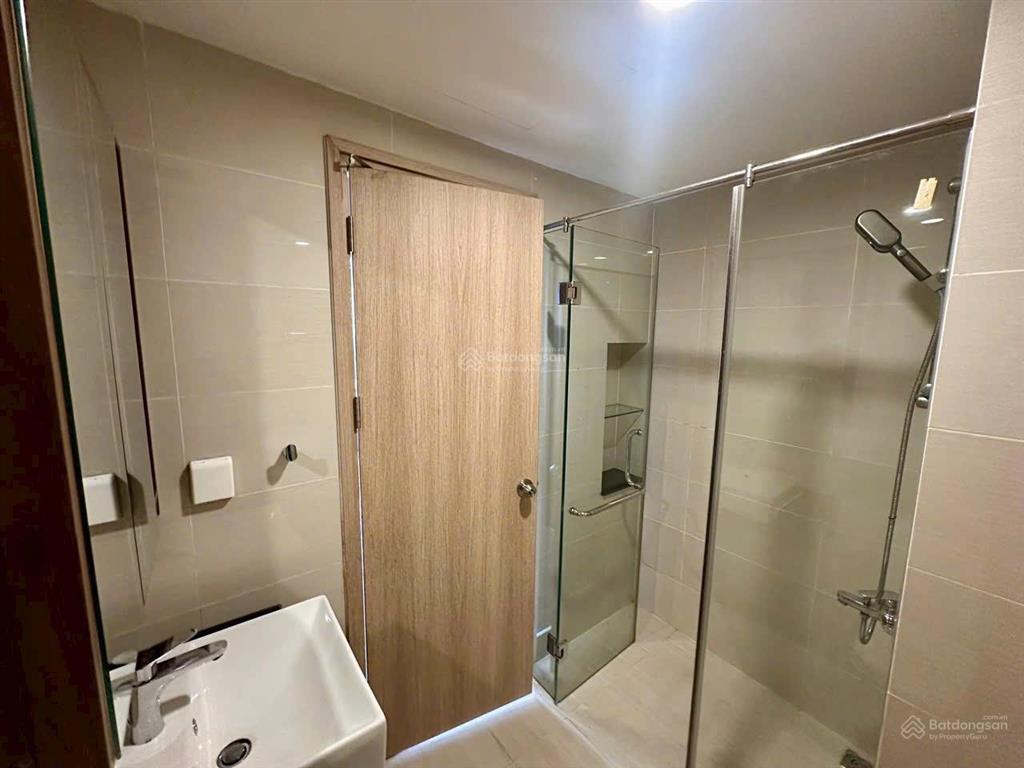 Nhà y hình, cho thuê 2pn 2wc full nt đẹp tại golden mansion phú nhuận cạnh công viên gia định