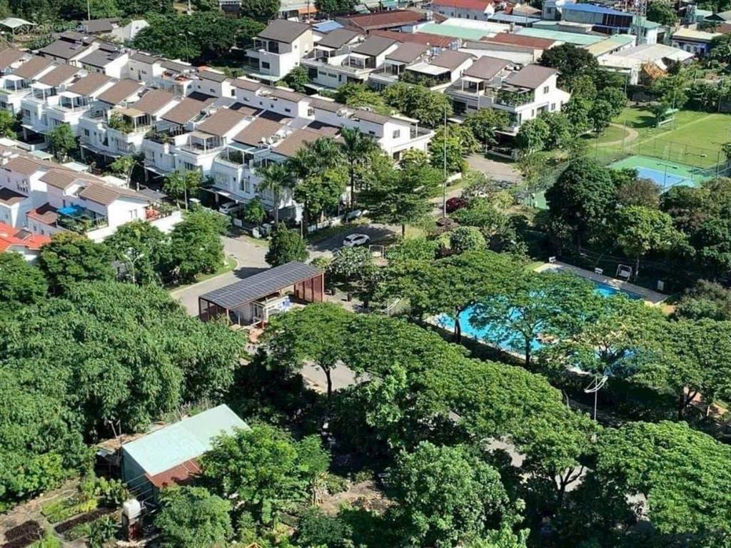 Bán gấp căn nhà phố eco xuân giá chỉ 6.7 tỷ, 1 trệt 1 lầu nằm trên trục quốc lộ 13