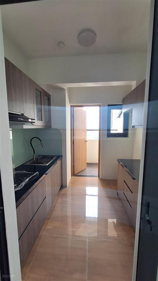 Bán căn góc 3pn view đẹp thoáng nhà đang cho thuê căn góc mát mẻ sát lotte mart. có số nội thất