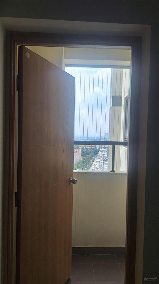 Bán căn góc 3pn view đẹp thoáng nhà đang cho thuê căn góc mát mẻ sát lotte mart. có số nội thất