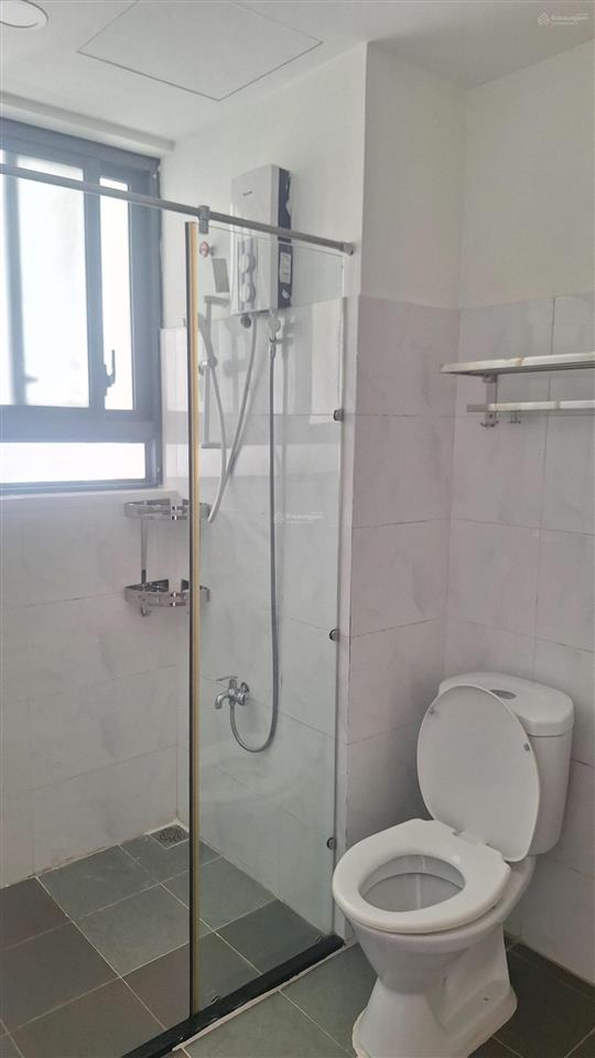 Bán căn góc 3pn view đẹp thoáng nhà đang cho thuê căn góc mát mẻ sát lotte mart. có số nội thất