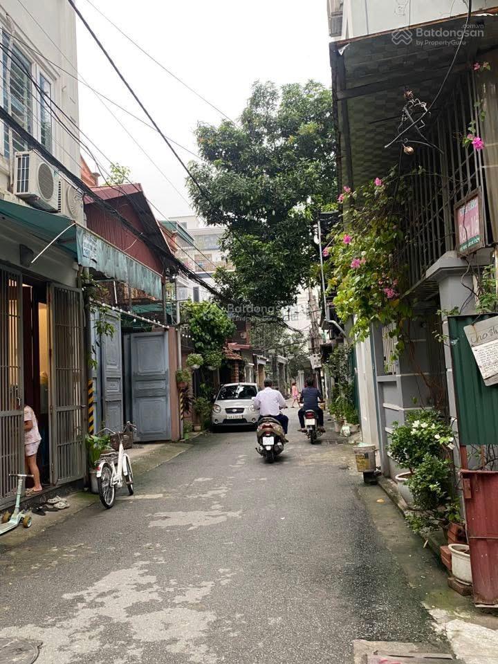 Bán nhà ngô gia tự,lb ngay gần big c long biên 5tầng mới tinhfull đồô tô tránh đỗ cửa giá đẹp