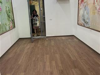 Cực hiếm view sân chơi, tập thể tầng 2 sài đồng long biên, kết nối các tuyến phố thuận tiện giao