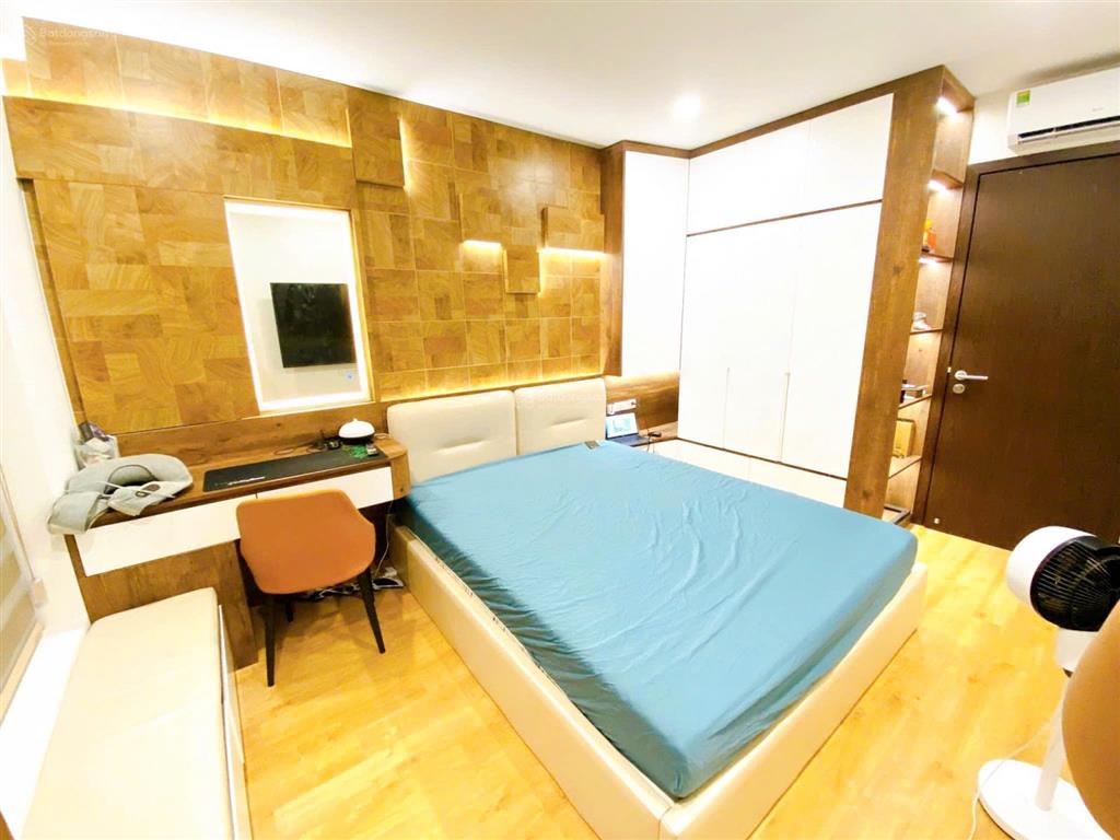 Chính chủ cần bán gấp ch diện tích 68m² giá 7.5 tỷ thiết kế 2pn, 2wc chung cư riveside thanh xuân