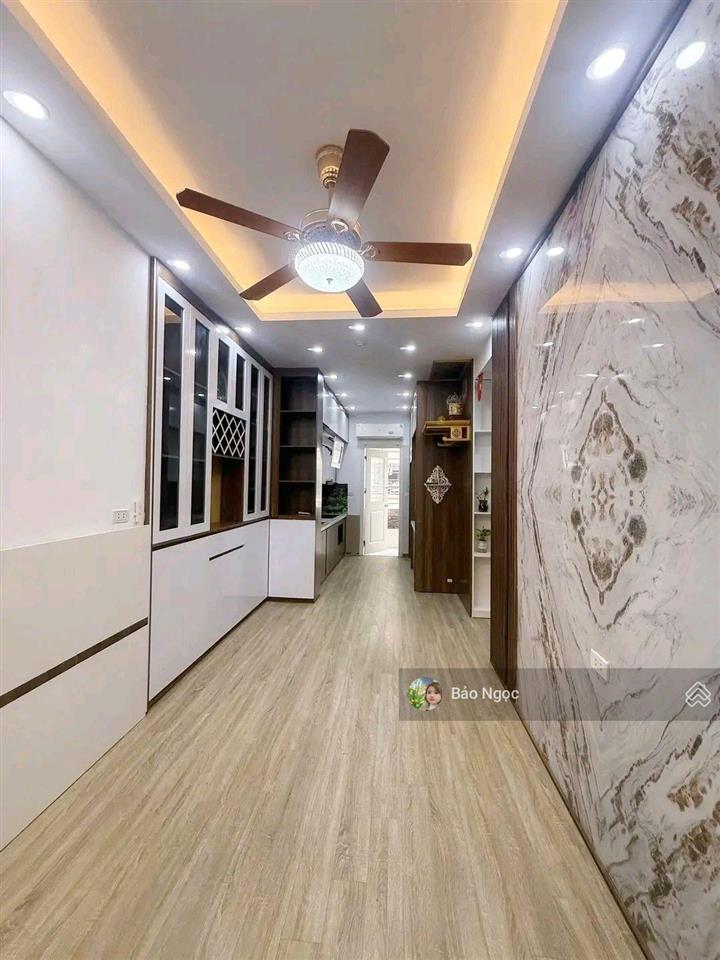 Chính chủ cần bán căn 56m tầng trung tòa 10b, nhà đã full nội thất như hình, giá cực kỳ hợp lý .