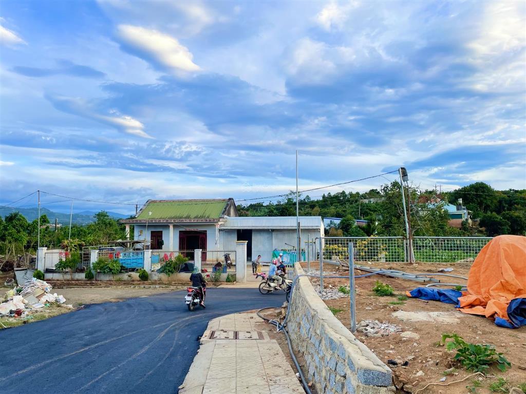 Lô đất thổ cư 260m ngang 10m sổ hồng riêng trong kdc mới hạ tầng đường xá đẹp, dân cư hiện hữu