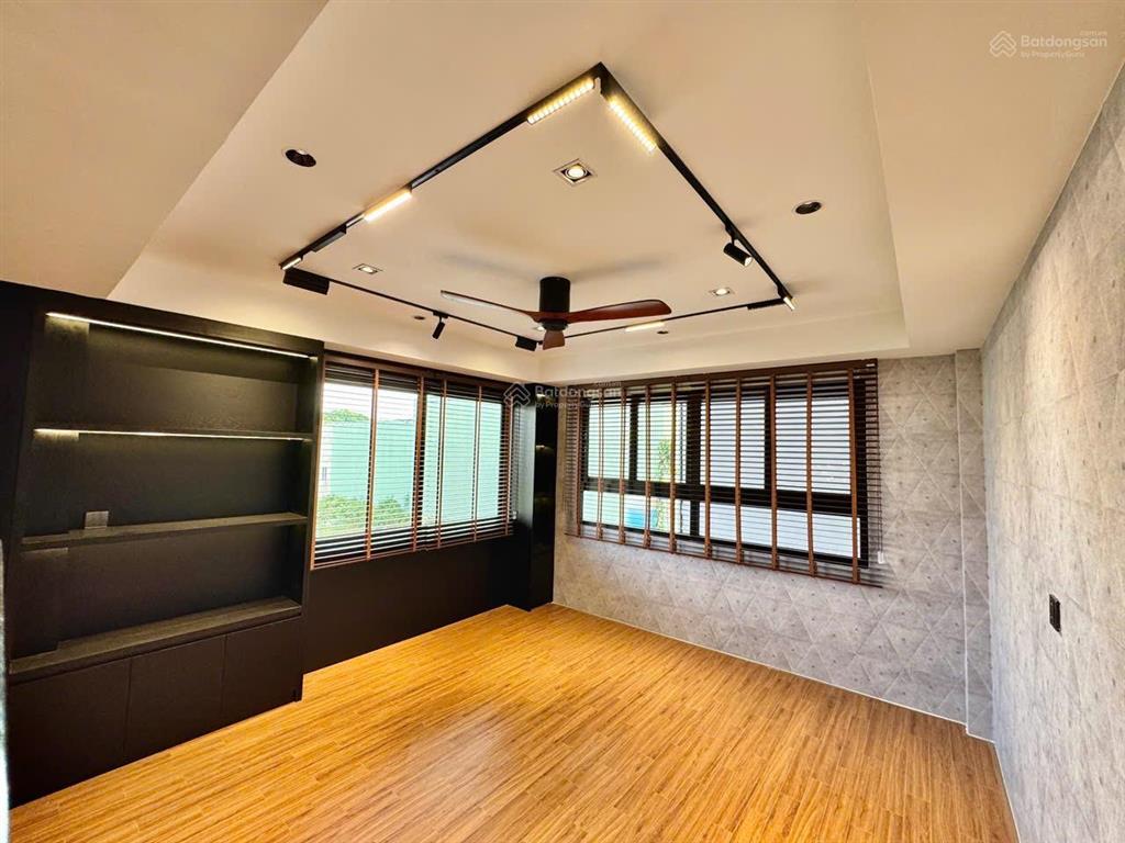 Chỉ 4,5 tỷ nhà 5 tầng mới tinh p. tam bình, tp thủ đức  xem ngay....