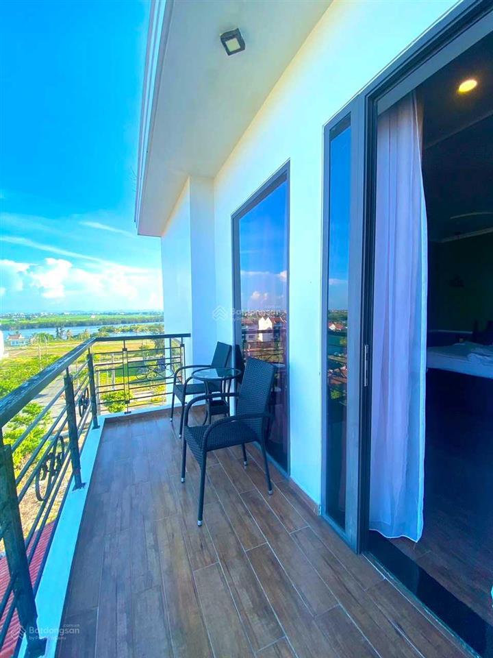 Sang lại khách sạn 4 sao 39 phòng vip trung tâm hội an, dt 1650m2, có hầm xe, cách biển 200m