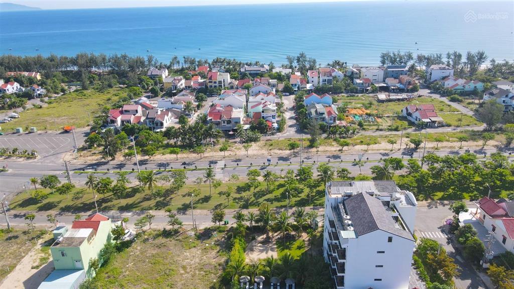 Sang lại khách sạn 4 sao 39 phòng vip trung tâm hội an, dt 1650m2, có hầm xe, cách biển 200m