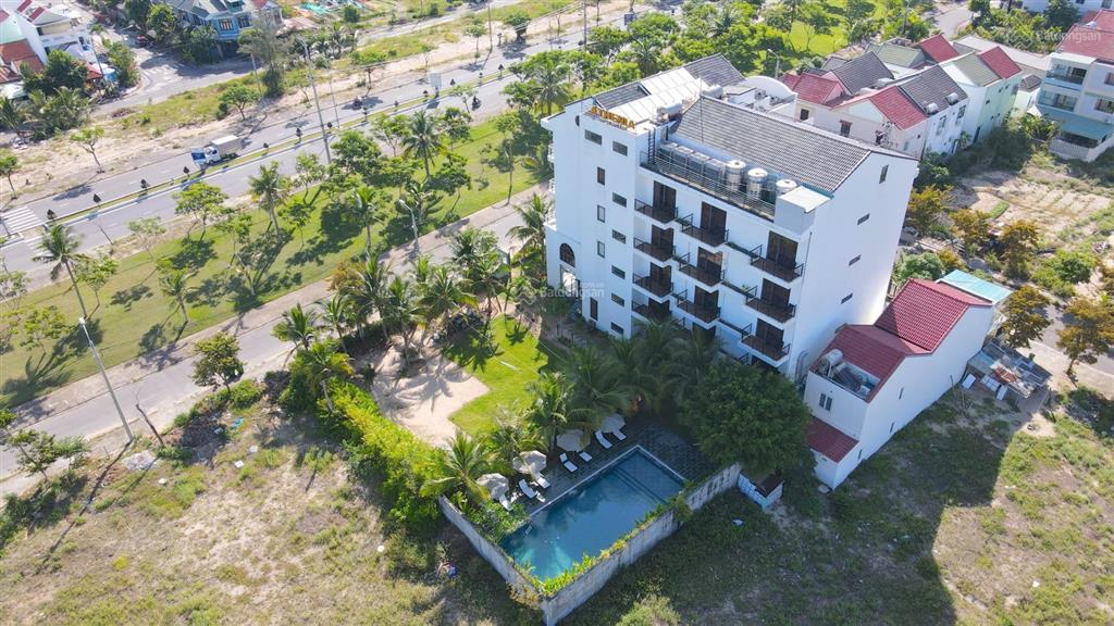 Sang lại khách sạn 4 sao 39 phòng vip trung tâm hội an, dt 1650m2, có hầm xe, cách biển 200m