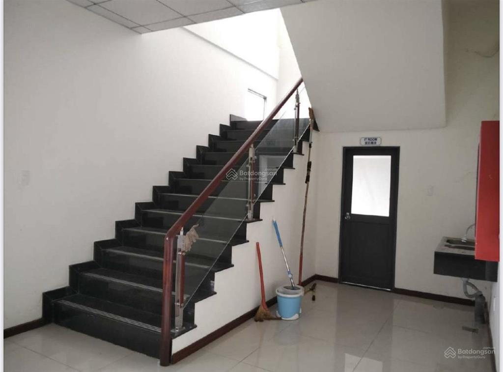 Bán 1,8 ha đất kcn + sẵn nhà xưởng 4.400m2 + văn phòng 1.200m2, mới 100%, trả tiền 1 lần đến 2065.