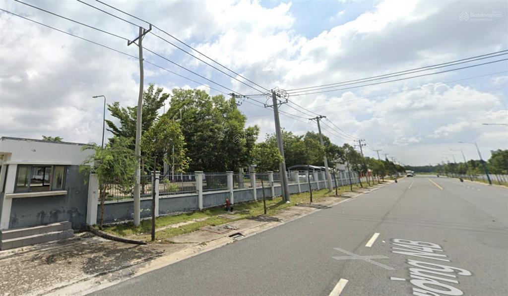Bán 1,8 ha đất kcn + sẵn nhà xưởng 4.400m2 + văn phòng 1.200m2, mới 100%, trả tiền 1 lần đến 2065.