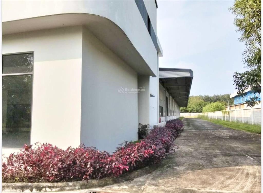 Bán 1,8 ha đất kcn + sẵn nhà xưởng 4.400m2 + văn phòng 1.200m2, mới 100%, trả tiền 1 lần đến 2065.