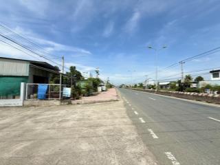 Đất 8.200m2 + nhà xưởng 4.200m2, mặt tiền dt830 gần ngã tư ql50. đang có sẵn hđ thuê .