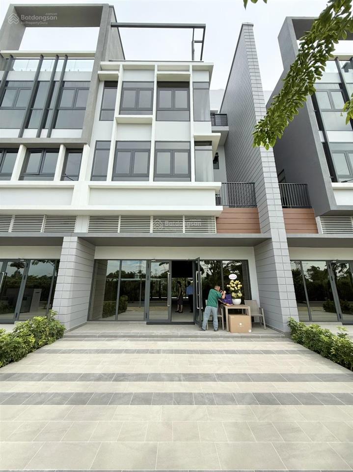 Giá bán 35 tỷ ( luôn vat + sổ ) shophouse 7 x 28 celesta avenue nguyễn hữu thọ. cần bán nhanh !!!