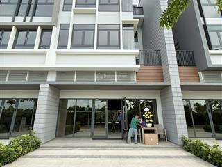 Giá bán 35 tỷ ( luôn vat + sổ ) shophouse 7 x 28 celesta avenue  nguyễn hữu thọ. cần bán nhanh !!!